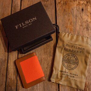 NEW - Filson Outfitter Card Case Wallet, Pheasant Red / Orange Twill & Leather